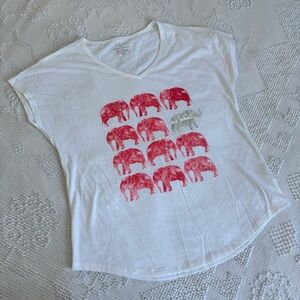 Sonoma womens size Large white short sleeve v neck t-shirt with elephant graphic
